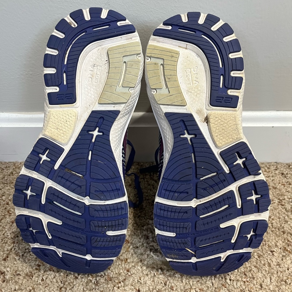 Brooks adrenaline GTS 22, women’s 6.5 - Picture 6 of 8